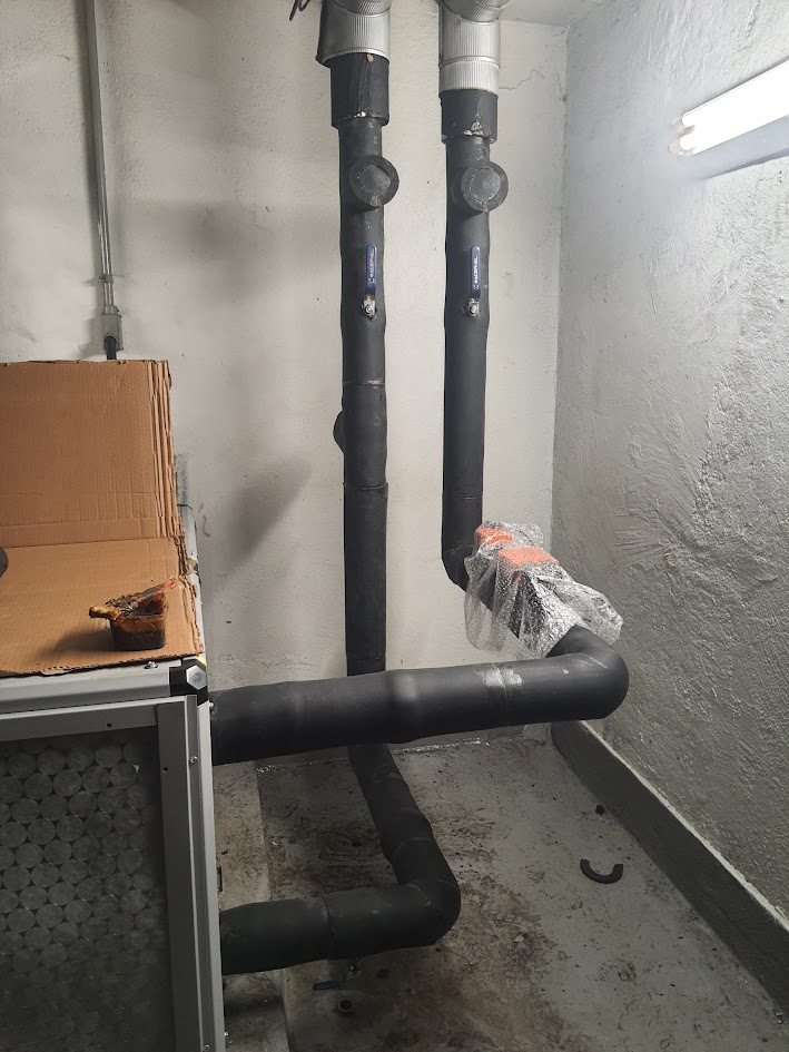 Tubulação com isolamento térmico finalizado